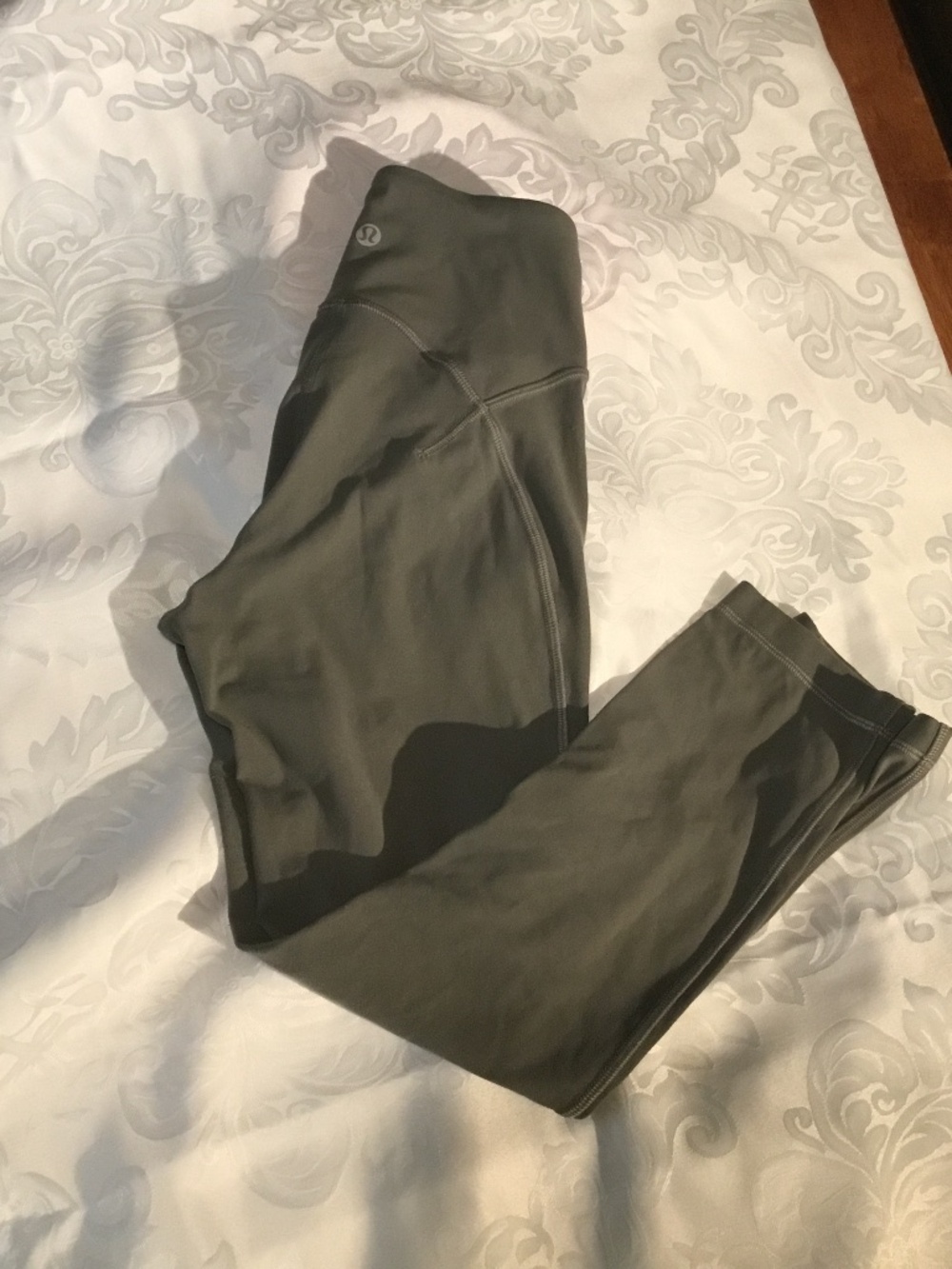 Lululemon size 2 for younger teens olive green leggings - Picture 7 of 9